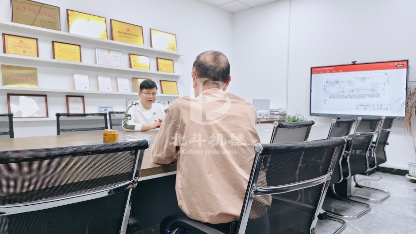 開展炭化設備方案研討,全面優化圖紙細節